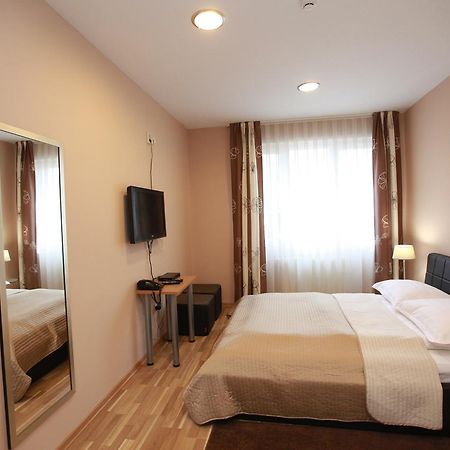 Hotel Petrijevci 비조바츠 객실 사진